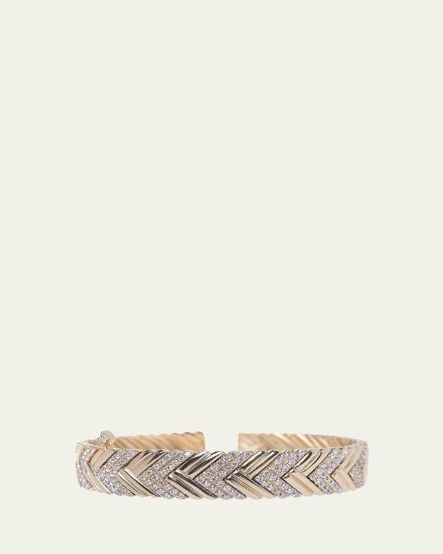 VICTOIRE Bangle with White Diamonds. 10